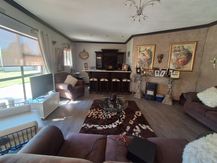 3 Bedroom Property for Sale in Jim Fouchepark Free State